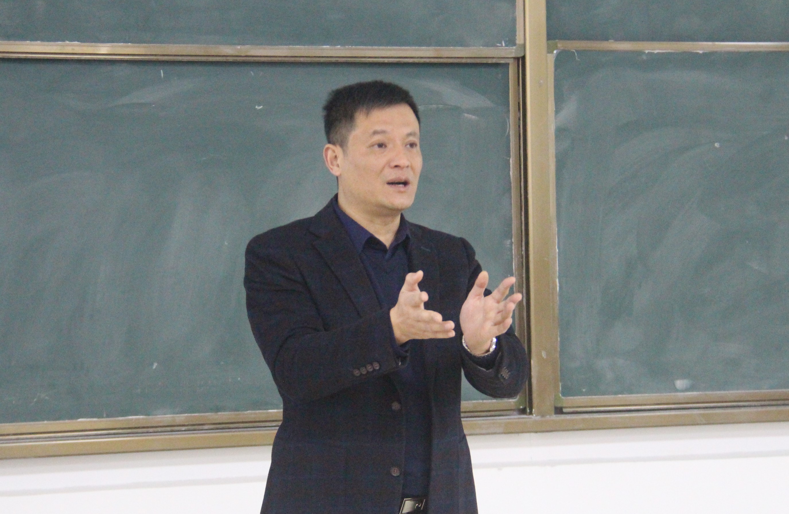 桂林中学校长马劲到数学与统计学院作专题讲座